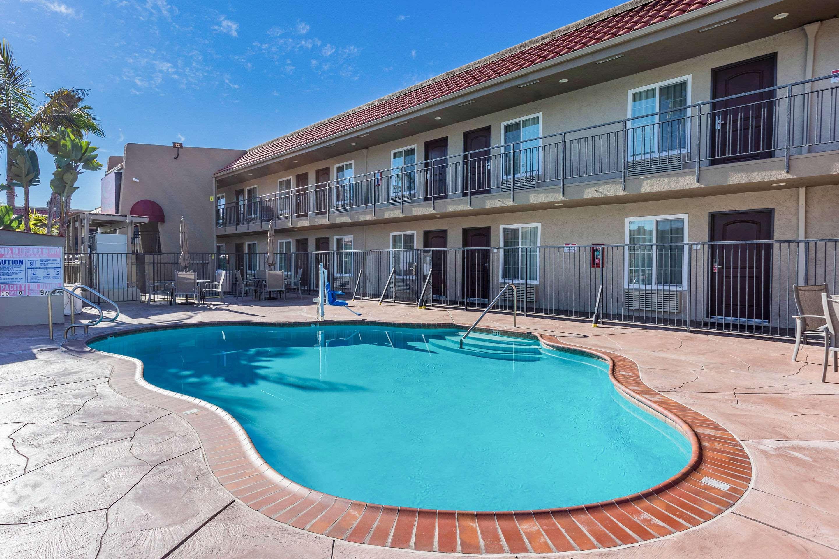 Econo Lodge Inn & Suites Escondido Downtown Екстер'єр фото