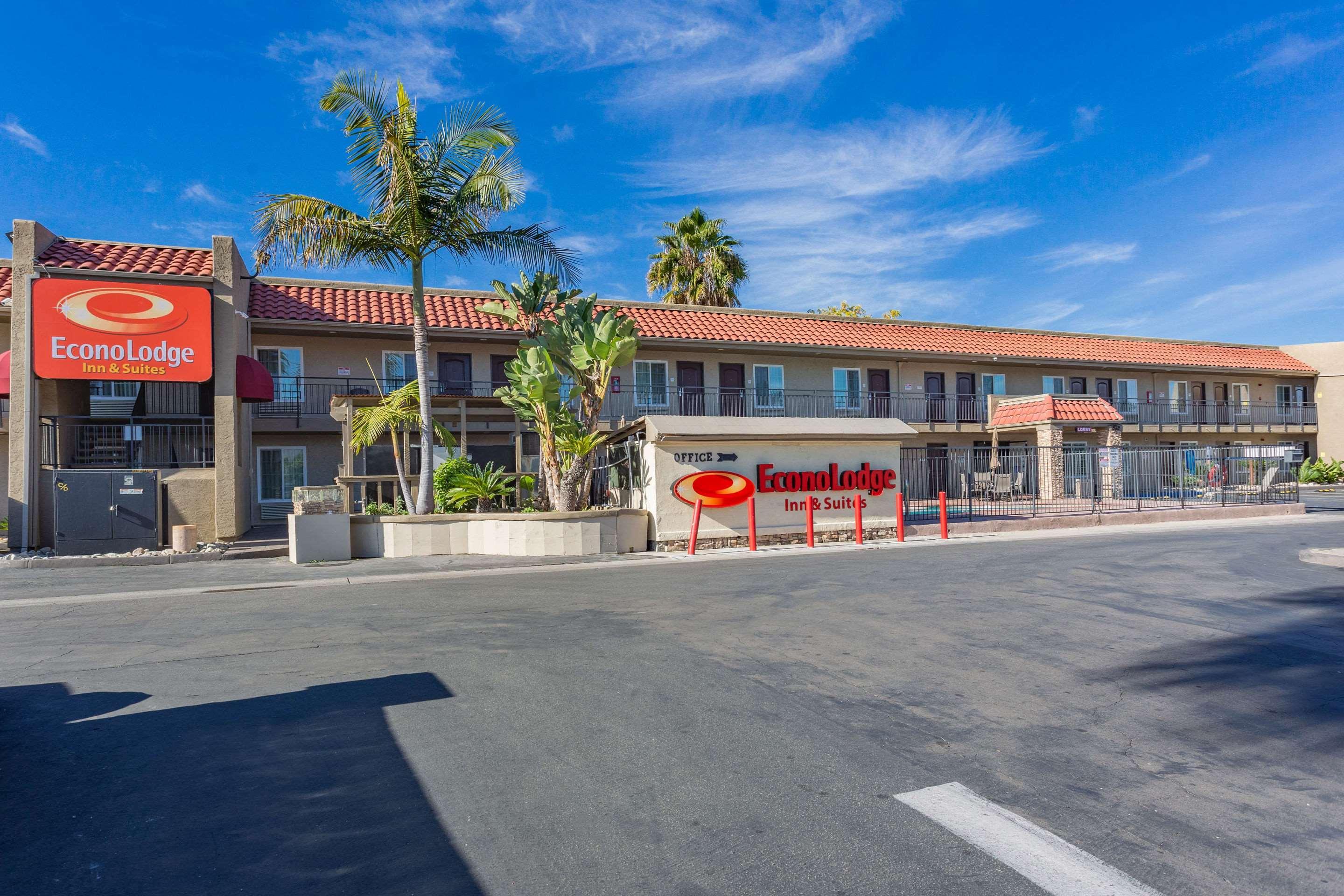 Econo Lodge Inn & Suites Escondido Downtown Екстер'єр фото