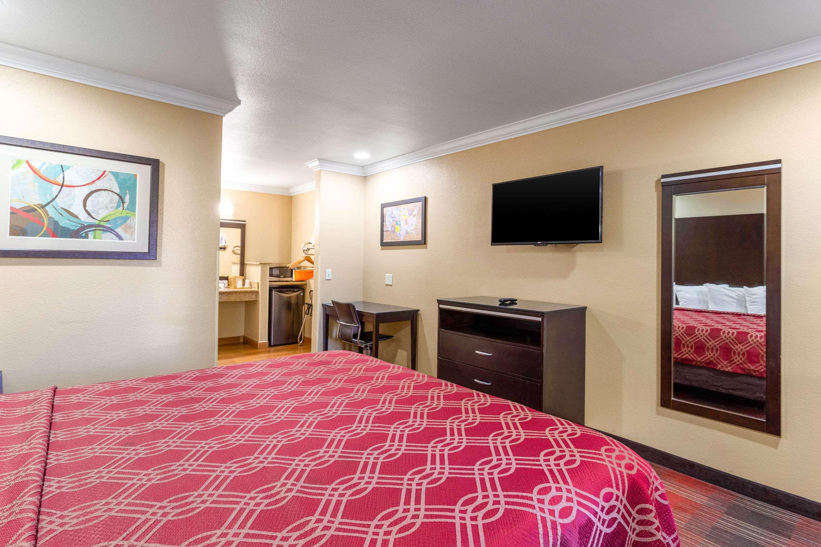 Econo Lodge Inn & Suites Escondido Downtown Екстер'єр фото