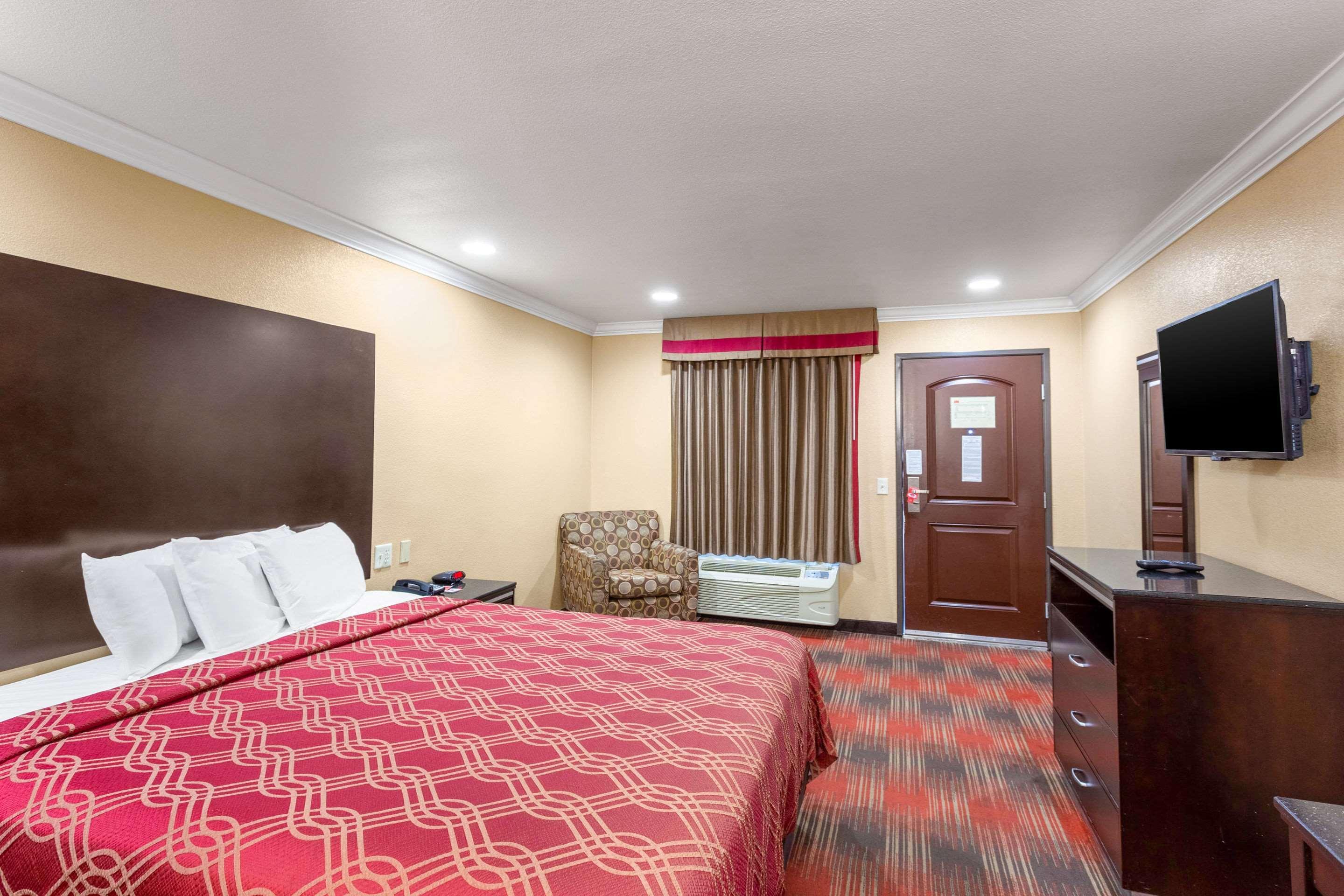 Econo Lodge Inn & Suites Escondido Downtown Екстер'єр фото