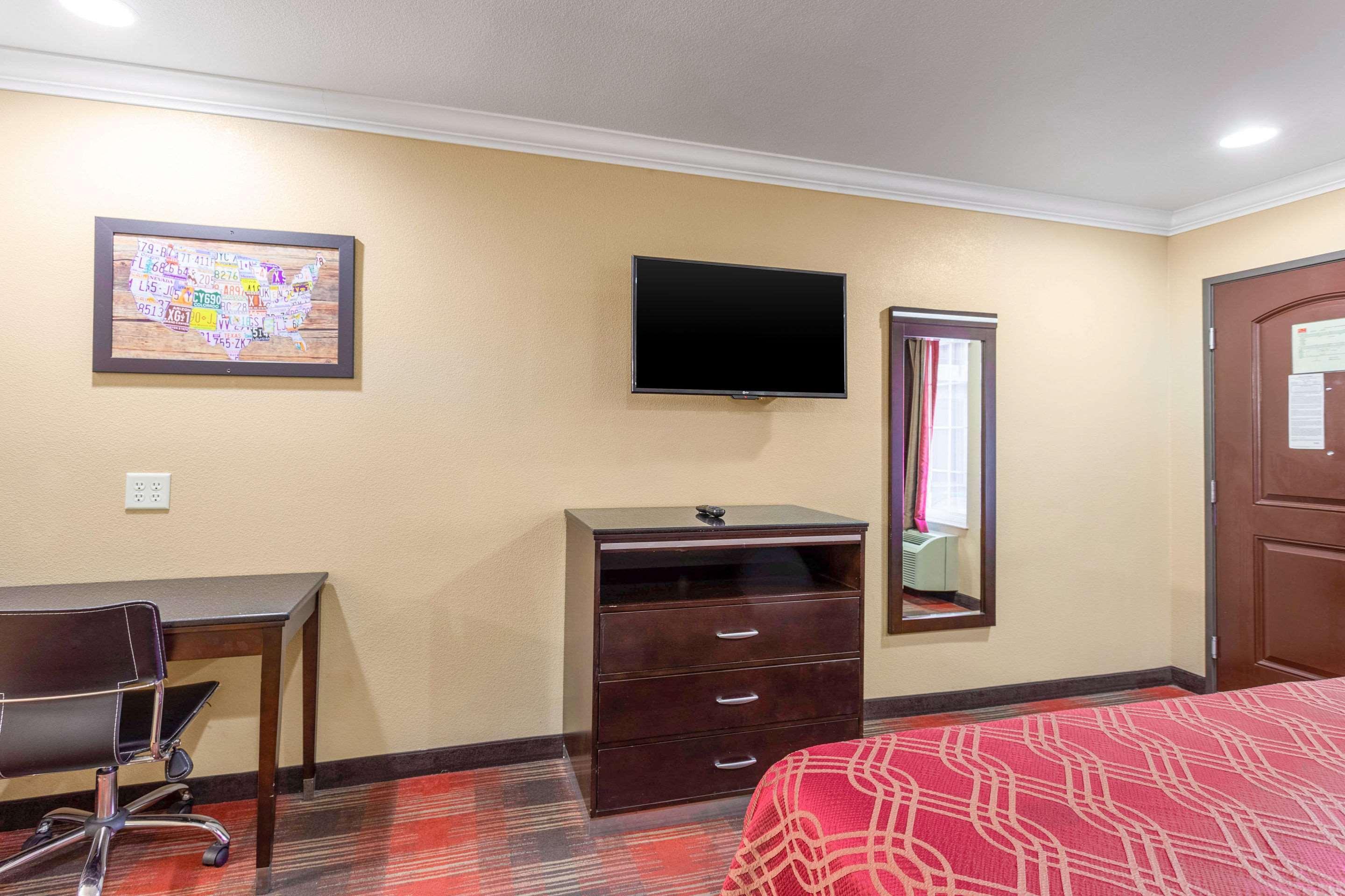 Econo Lodge Inn & Suites Escondido Downtown Екстер'єр фото