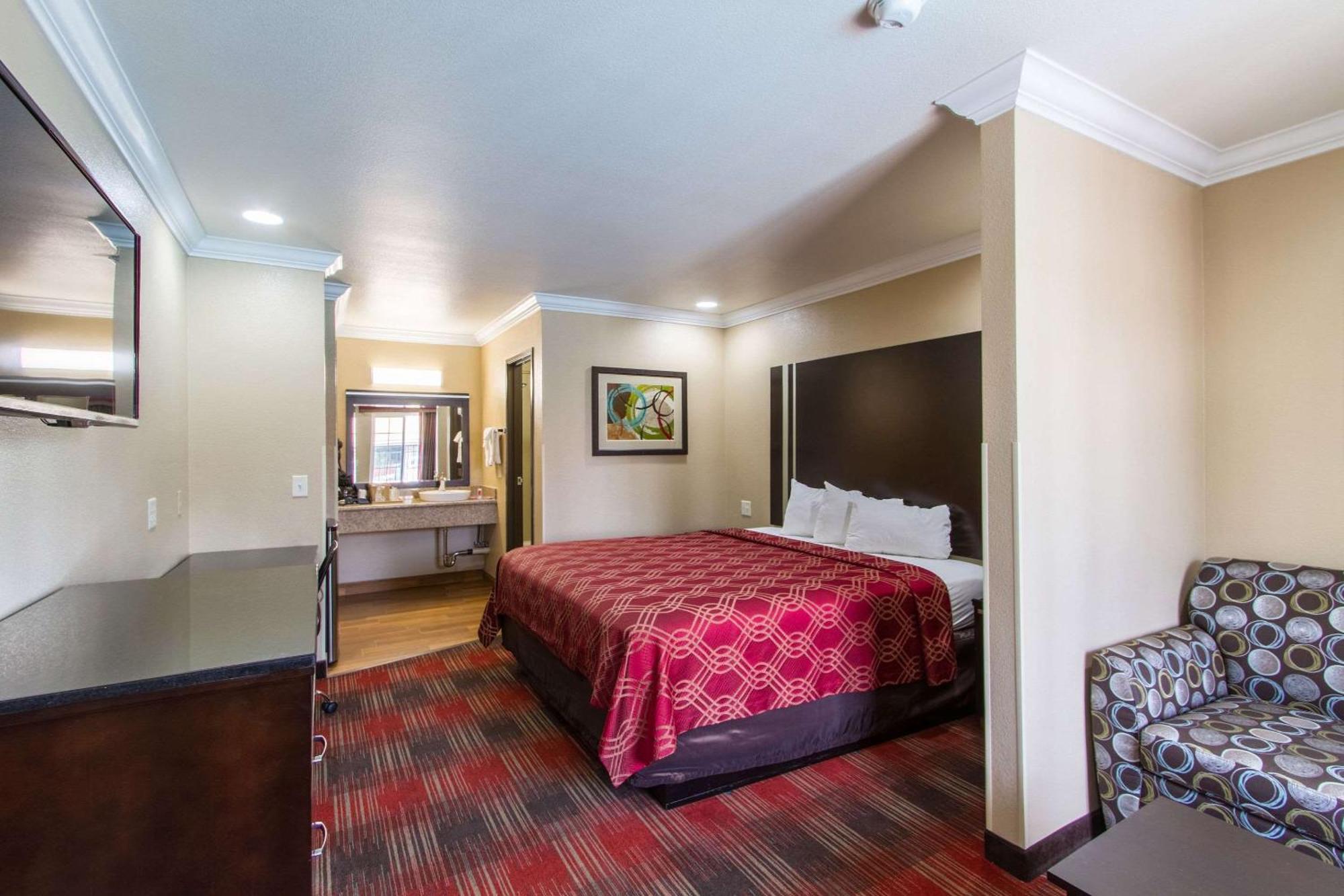 Econo Lodge Inn & Suites Escondido Downtown Екстер'єр фото